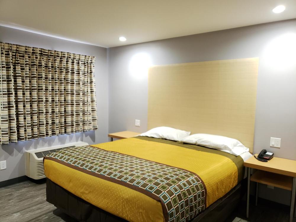 King Room at Regal Inn, photo 4